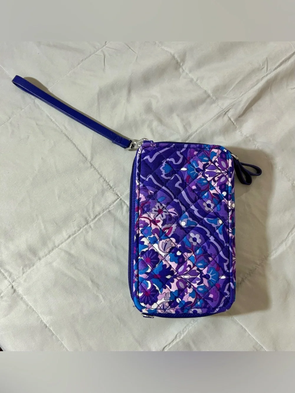 Vera Bradley Purple Regal Rosette Floral Quilted RFID Wallet Wristlet - Picture 4 of 12